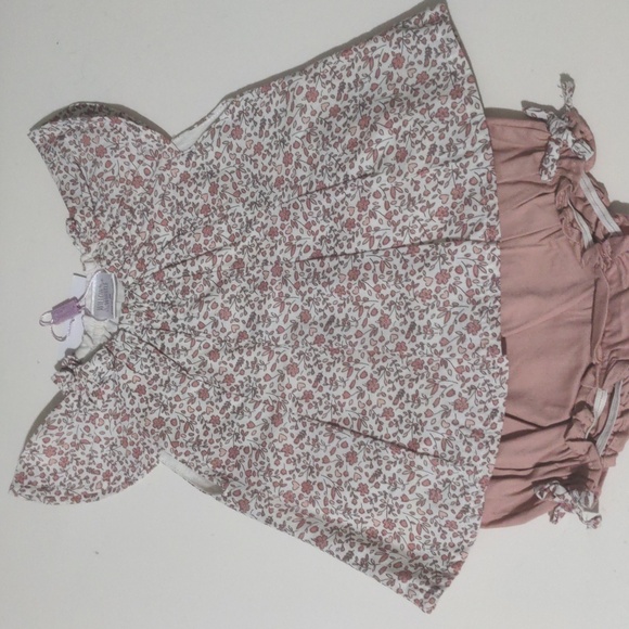 Willow & Whistle Other - Willow & Whistle Baby Girl Floral  Top and Bloomers Set. Size 3 Months NWT